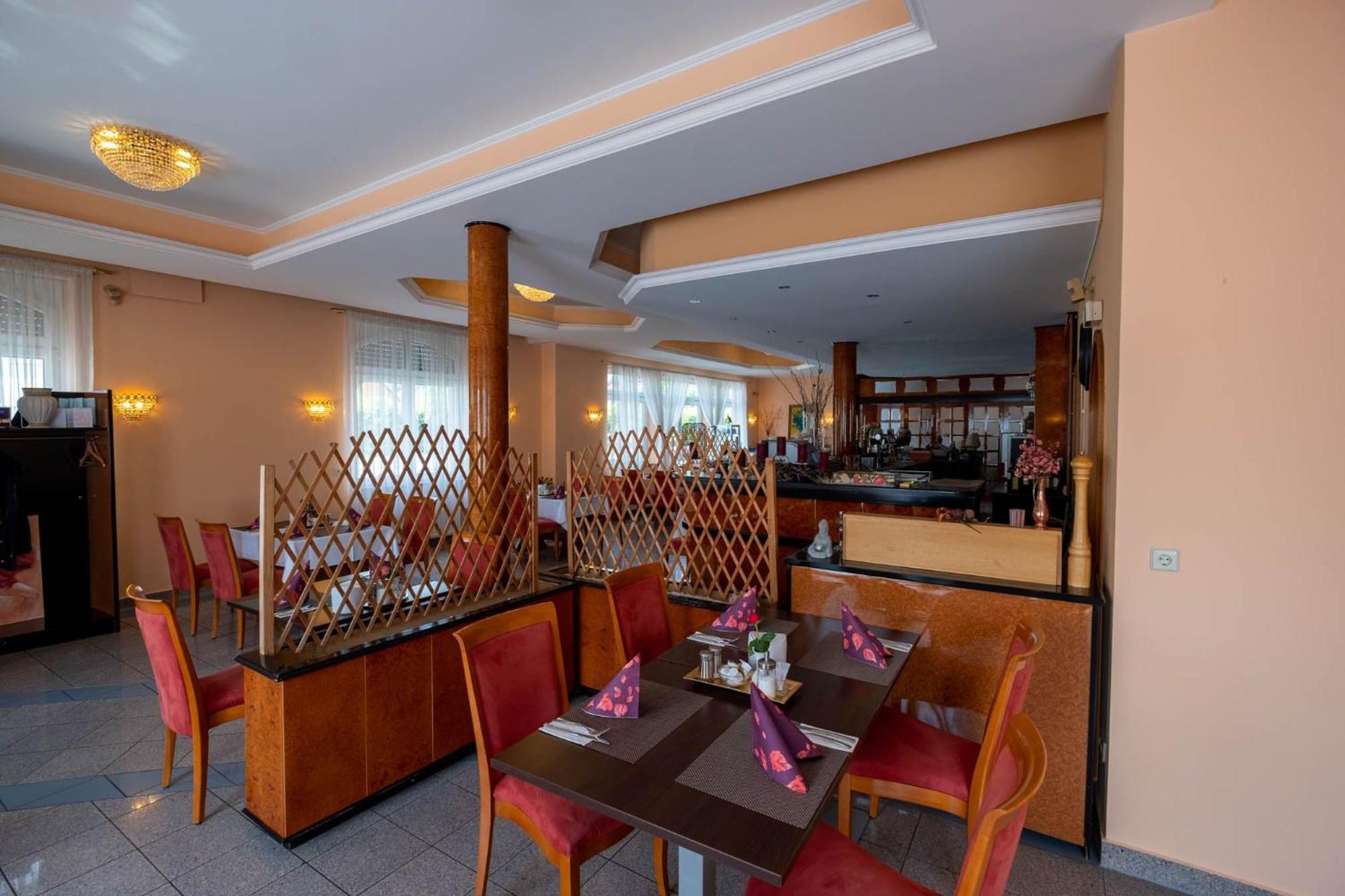 Hotel Kraichtaler Hof Zewnętrze zdjęcie